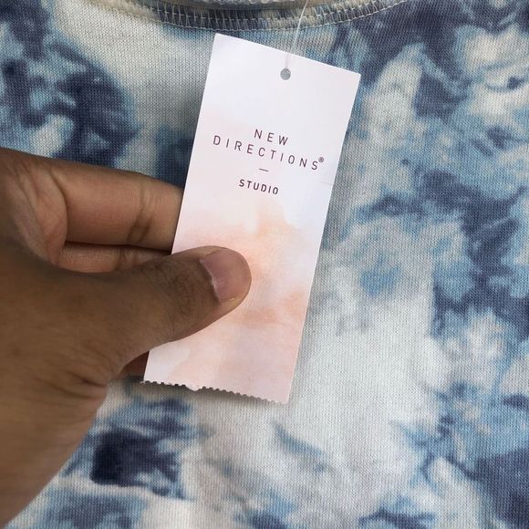 New Directions Studio NWT Tie Dye Blue Shirt size Large - Picture 5 of 8